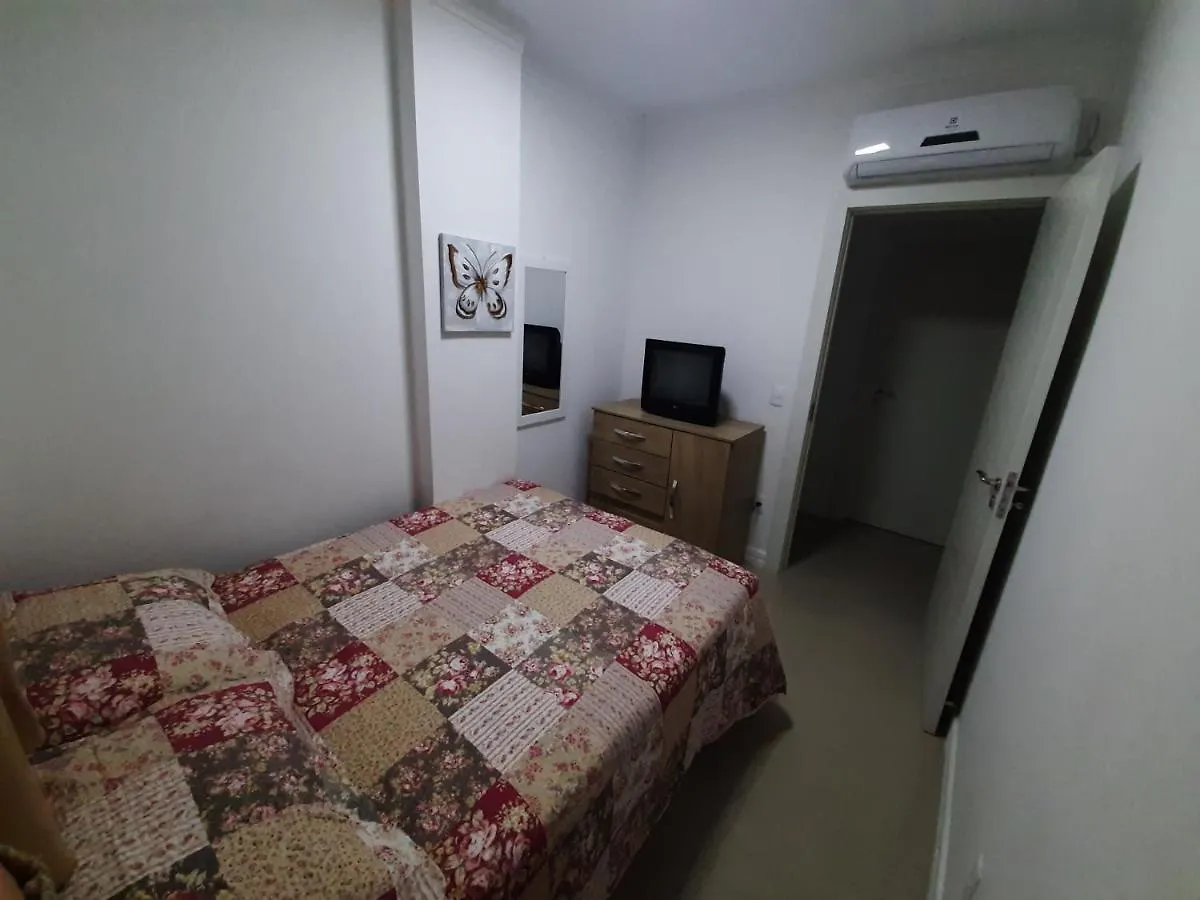 Apartamento 3 Dorm A 100 Metros Da Praia De Pereque Em Porto Belo Apartment