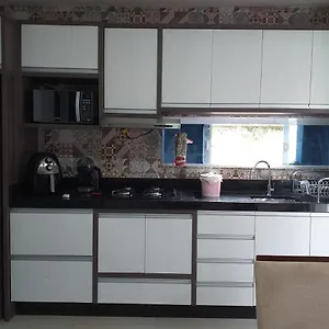 ótima Casa Na De Porto Belo/centro, 4 Pessoas, Ha Cerca De 500 M Da Praia Сasa de vacaciones